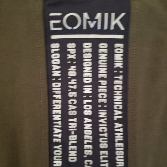 EOMIK 'Differentiate Yourself' Men's Olive Green Short Sleeve T-Shirt - Picture 3 of 4